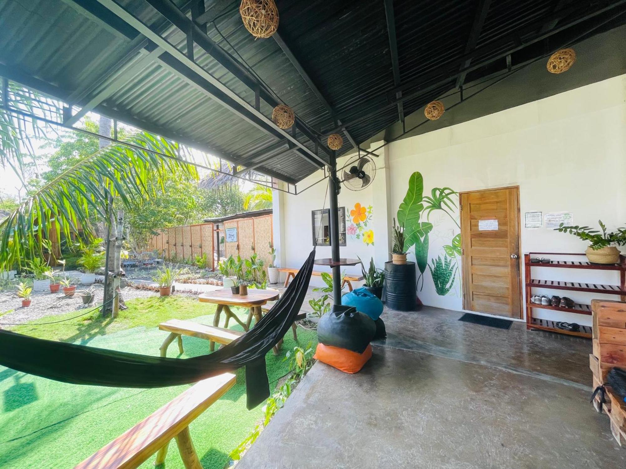Maayong Hostel (Adults Only) 莫阿尔博阿 外观 照片